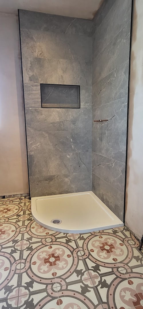 C.E.Ceramics Ltd : Wall and floor Tiler — Photos 9